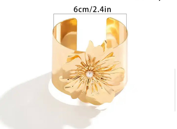 Bracciale polsino manetta camelia due varianti colore