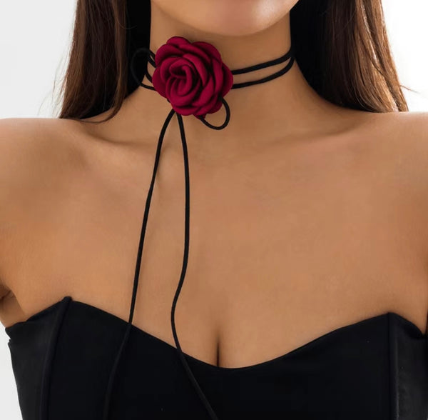 Collana collarino laccio lungo con camelia vari colori