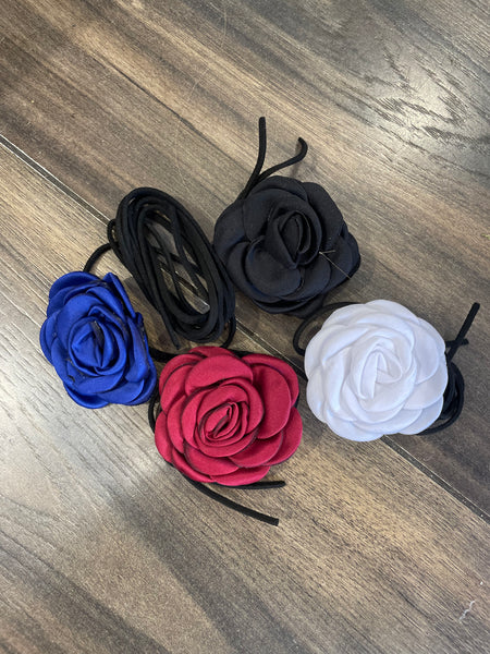Collana collarino laccio lungo con camelia vari colori