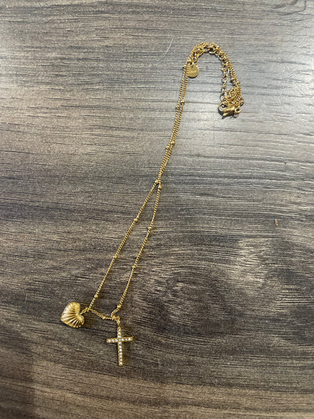 Collana con cuoricino e croce con zirconi due varianti colore