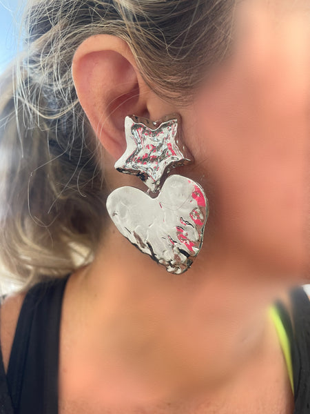 Coppia orecchini stella cuore effetto martellato