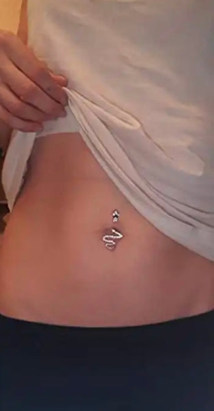 Piercing ombelico serpente