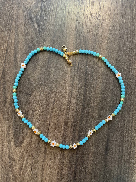 Collana vari colori pietrine colorate e margherite