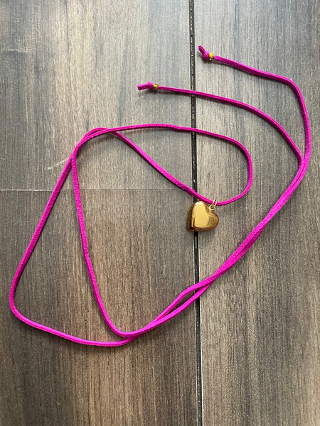 Collana collarino laccio vari colori camoscio cuore puff grande