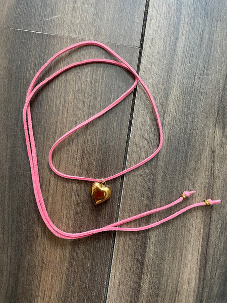Collana collarino laccio vari colori camoscio cuore puff grande