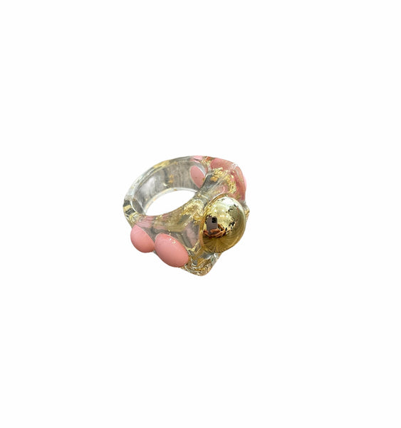 Anello resina borchie colorate l’anello sceglie dove andare