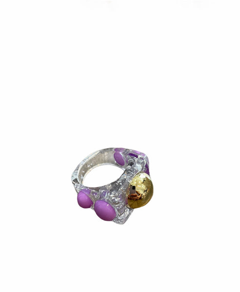 Anello resina borchie colorate l’anello sceglie dove andare