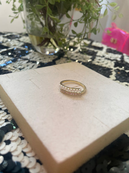Anello fedina contrarie’ micro perle e zirconi