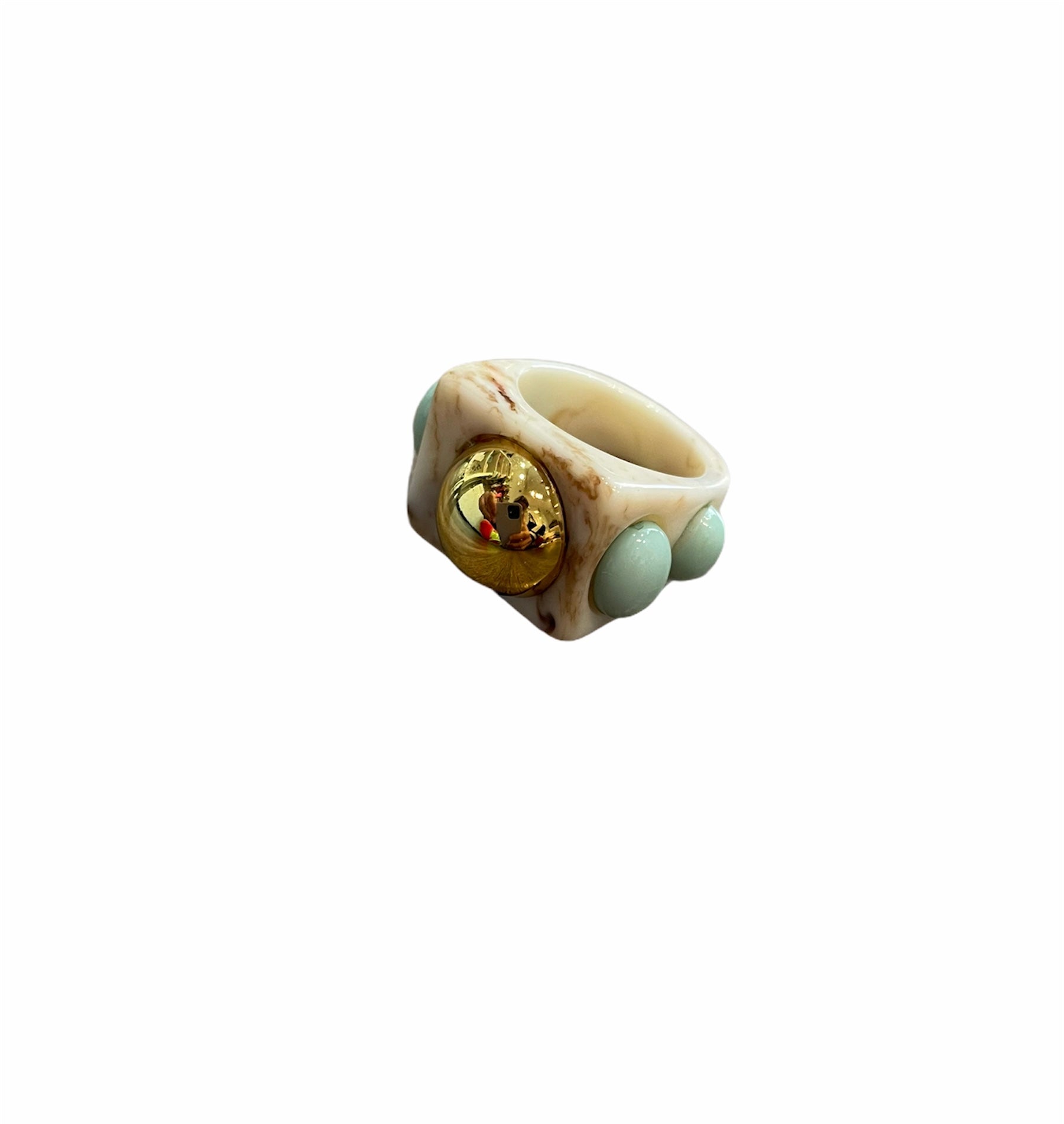 Anello resina borchie colorate l’anello sceglie dove andare
