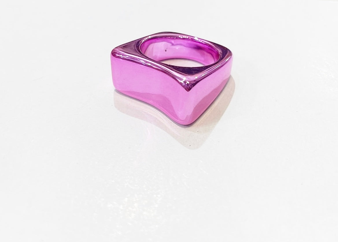 Anello resina metallizzata rosa varie forme
