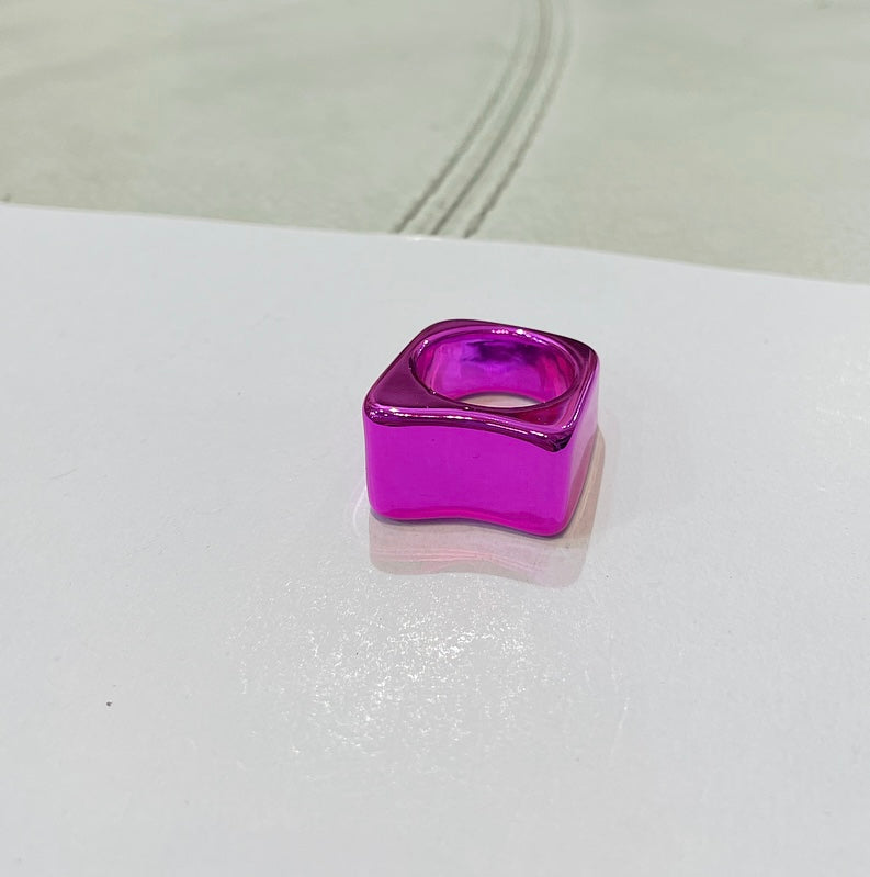 Anello resina metallizzata Fuxia varie forme