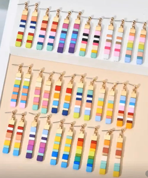 Coppia orecchini lego tasselli colorati