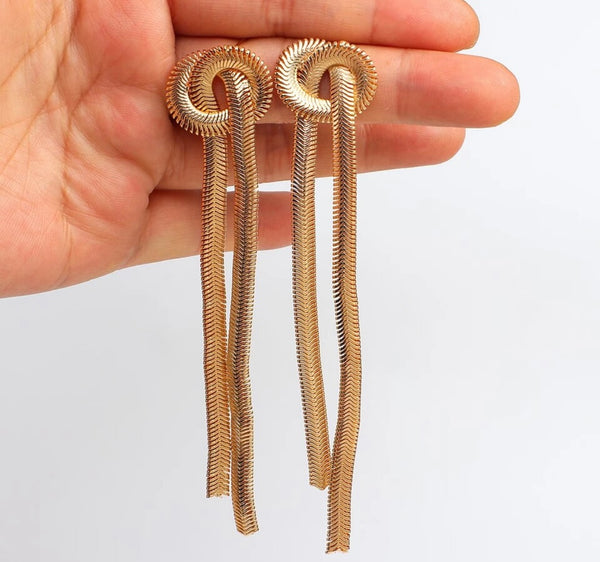 Coppia orecchini  snake piatto nodo