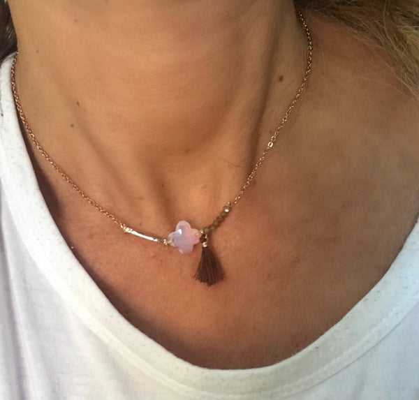 Collana girocollo by jam con quadrifoglio e nappina