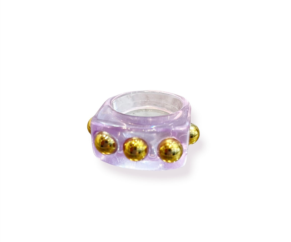 Anello resina con  borchie