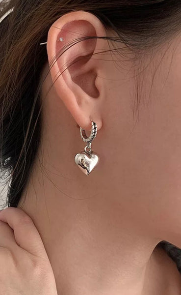 Mono orecchino cuore tridimensionale argento 925