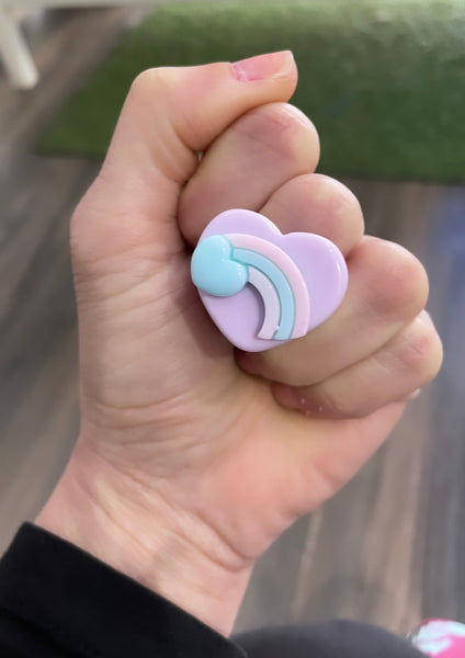 Anello resina cuore arcobaleno