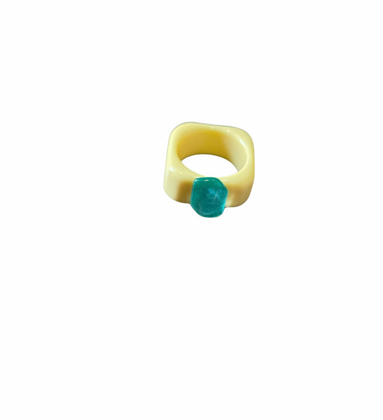 Anello resina fascia quadrata con pietra  l’anello sceglie dove andare