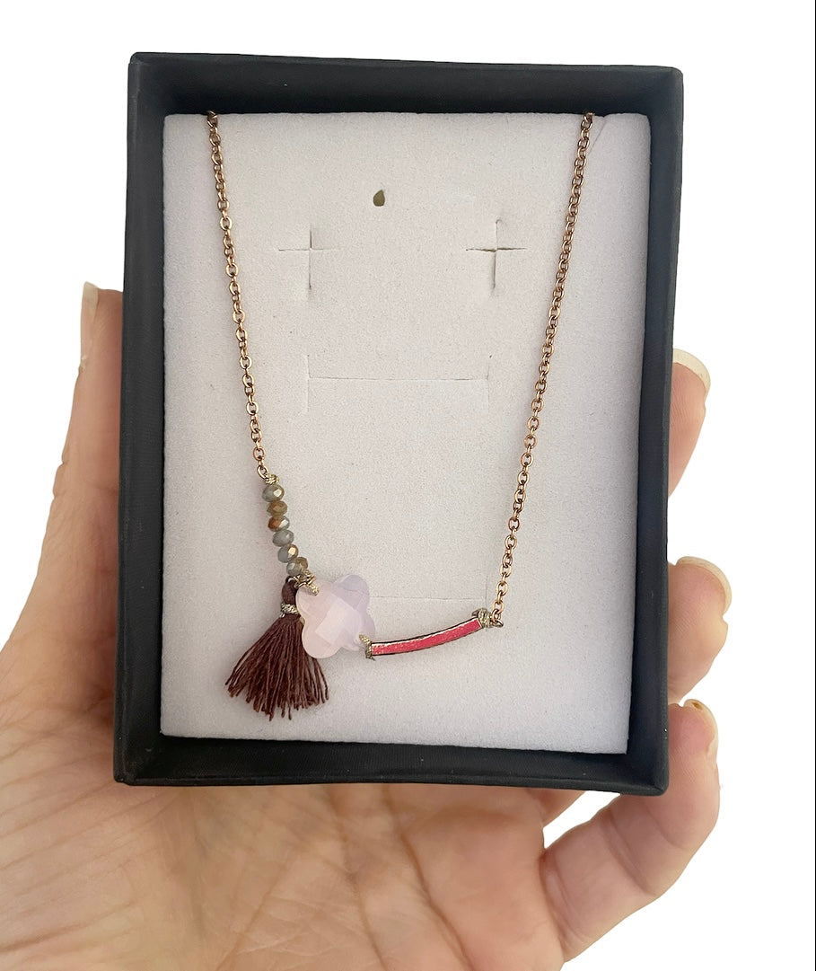 Collana girocollo by jam con quadrifoglio e nappina