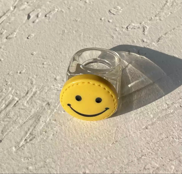 Anello resina smile a toppa