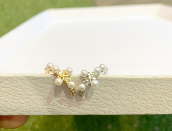 Mono earcuff croce perle