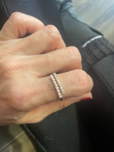 Anello fedina contrarie’ micro perle e zirconi