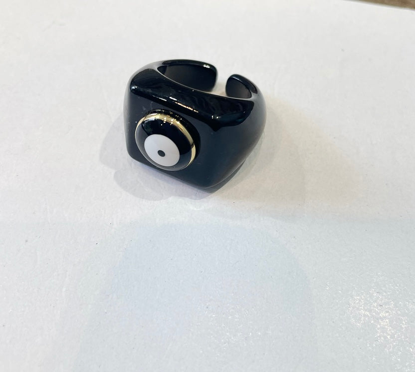 Anello resina con occhio