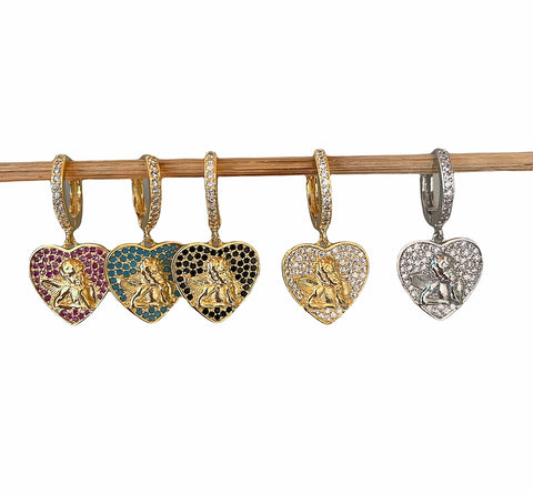 Mono orecchino cuore con puttino cupido