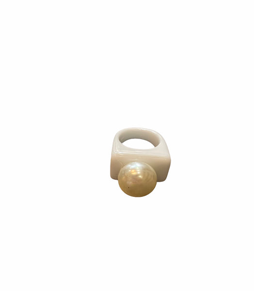 Anello resina perla l’anello sceglie dove andare