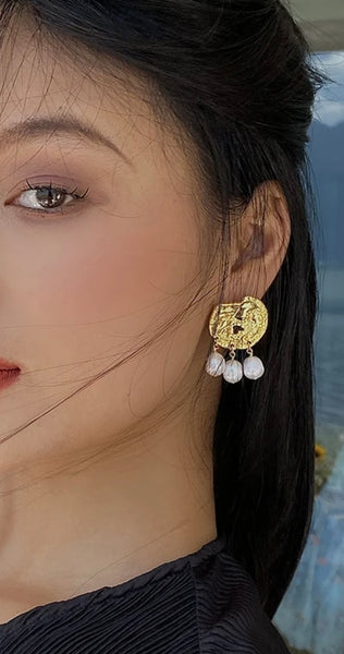 Coppia orecchini moneta con perle due varianti colore