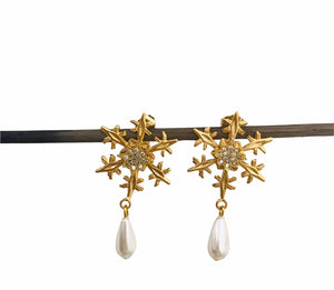 Coppia orecchini snow flake fiocco di neve e perla bottegiccia