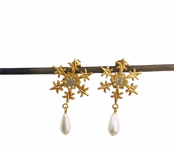 Coppia orecchini snow flake fiocco di neve e perla bottegiccia
