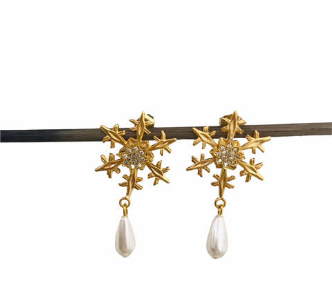 Coppia orecchini snow flake fiocco di neve e perla bottegiccia
