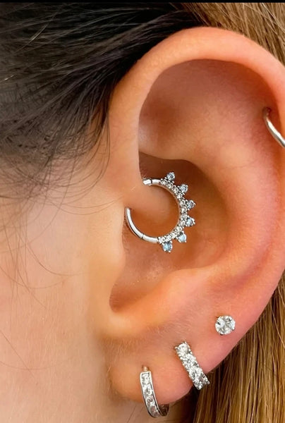 Mono orecchino daith piercing vari colori in argento 925