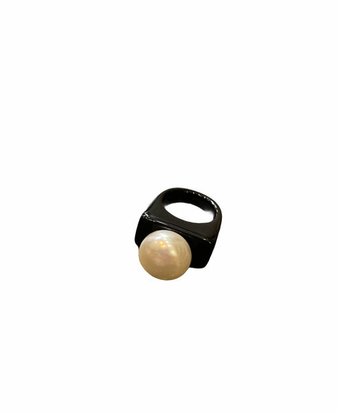 Anello resina perla l’anello sceglie dove andare