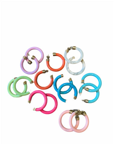 Mono orecchino hoops botteguccia resina 4 cm