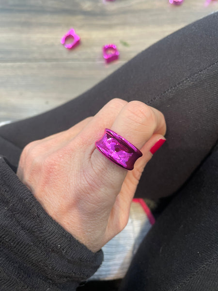 Anello resina metallizzata Fuxia varie forme